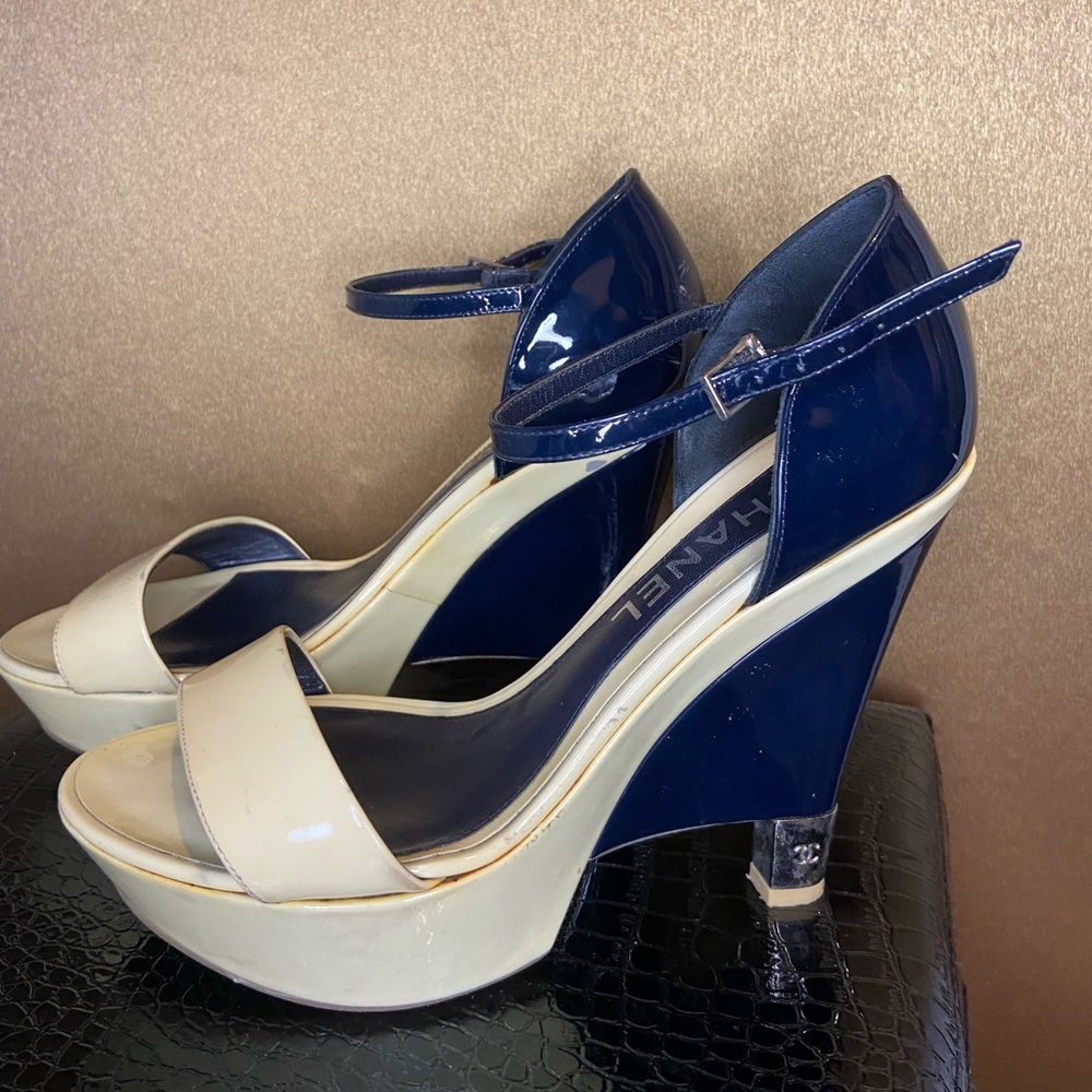 These are a navy and cream Vintage Chanel wedge heel! - Picture 5 of 5
